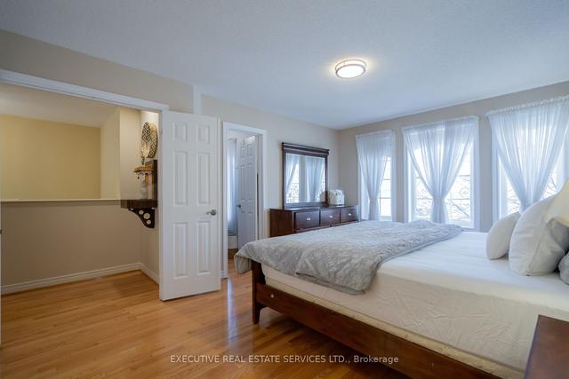 17 Sharon Lee Dr, House attached with 3 bedrooms, 4 bathrooms and 3 parking in Markham ON | Image 18