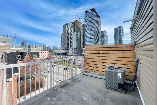 330 - 26 Douro St, Townhouse with 2 bedrooms, 2 bathrooms and 0 parking in Toronto ON | Image 24