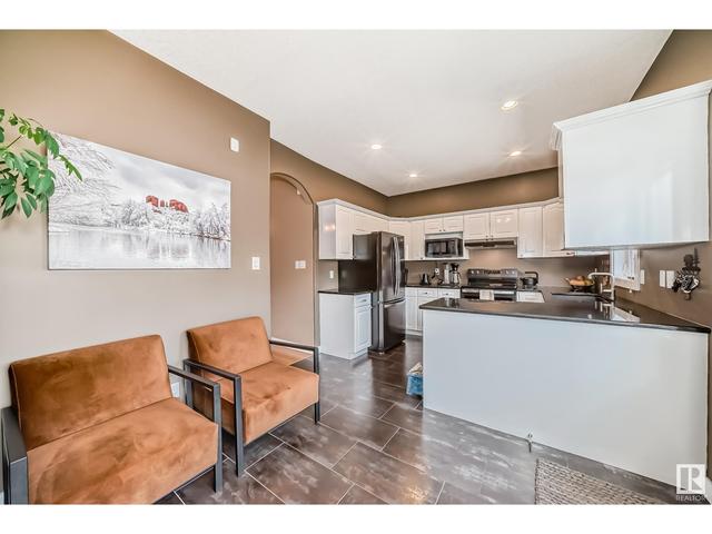 7723 111 St Nw, House semidetached with 4 bedrooms, 3 bathrooms and 4 parking in Edmonton AB | Image 16