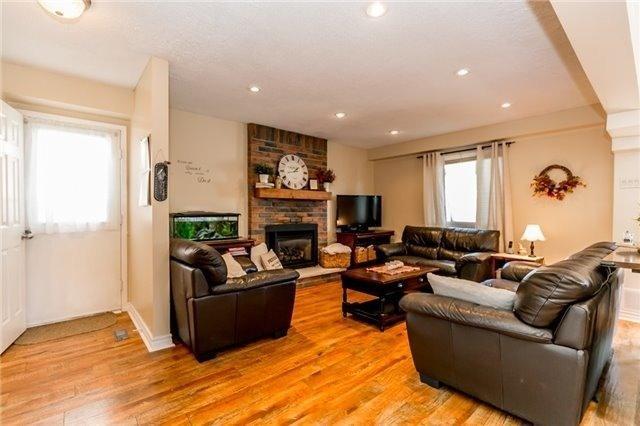 1002 Ferndale Cres, House detached with 3 bedrooms, 3 bathrooms and 3 parking in Newmarket ON | Image 6
