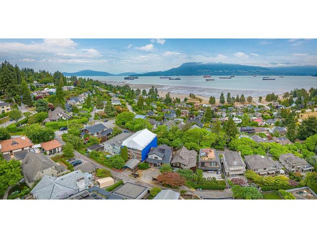4580 W 1st Avenue, House detached with 5 bedrooms, 3 bathrooms and null parking in Vancouver BC | Image 1