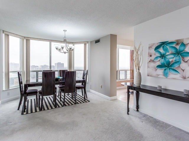 2002 - 22 Hanover Rd, Condo with 2 bedrooms, 2 bathrooms and 2 parking in Brampton ON | Image 12