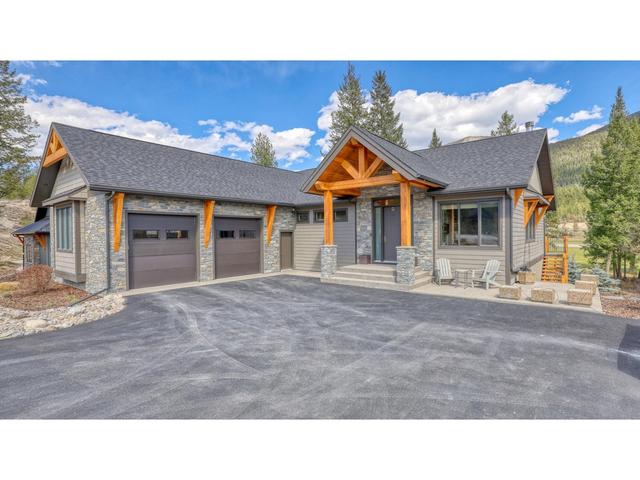 886 Copper Ridge Lane, House detached with 4 bedrooms, 3 bathrooms and 9 parking in East Kootenay F BC | Image 1