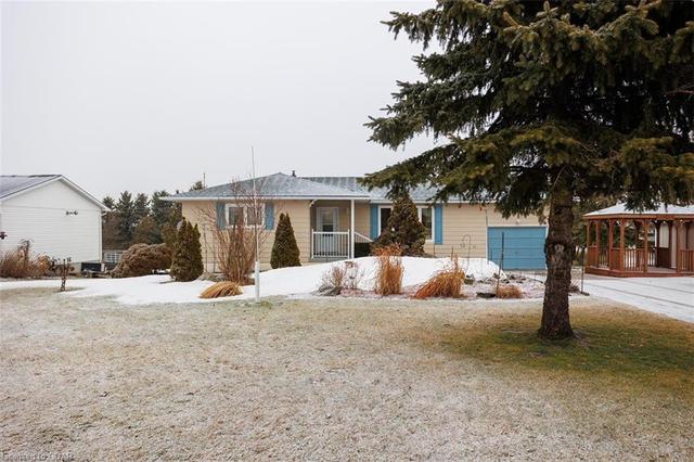 7625 Jones Baseline Road, House detached with 3 bedrooms, 1 bathrooms and null parking in Wellington North ON | Image 23