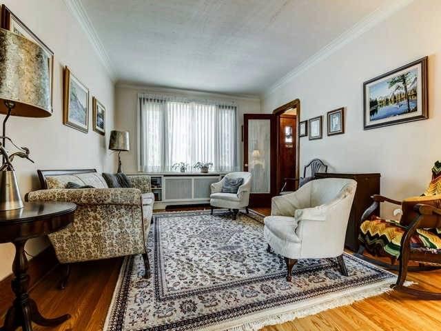 104 Yonge Blvd, House detached with 3 bedrooms, 3 bathrooms and 3 parking in Toronto ON | Image 4