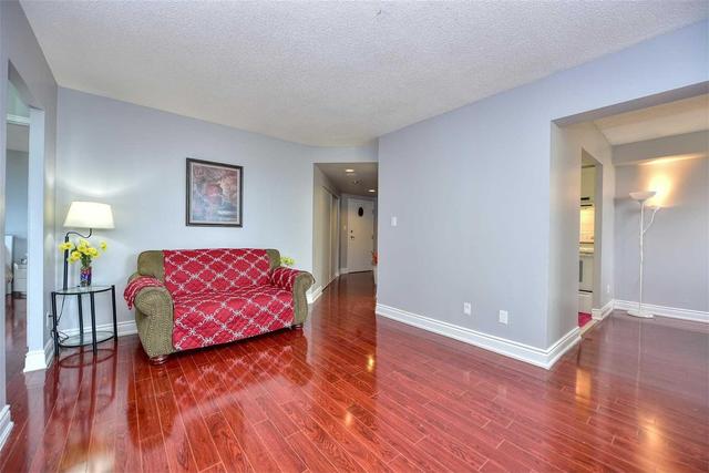1011 - 135 Hillcrest Ave, Condo with 2 bedrooms, 2 bathrooms and 1 parking in Mississauga ON | Image 3