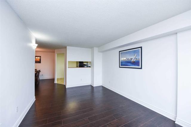 804 - 10 Laurelcrest St, Condo with 2 bedrooms, 1 bathrooms and 1 parking in Brampton ON | Image 7