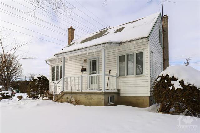 75 Granton Avenue, House detached with 3 bedrooms, 1 bathrooms and 3 parking in Ottawa ON | Image 2