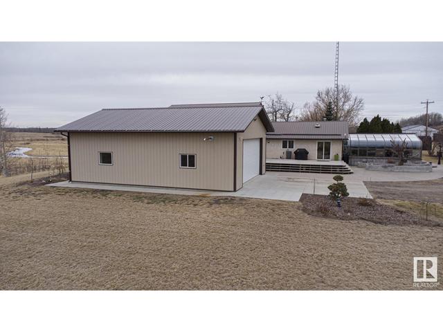 58224 Rge Rd 223, House detached with 3 bedrooms, 2 bathrooms and null parking in Thorhild County AB | Image 4