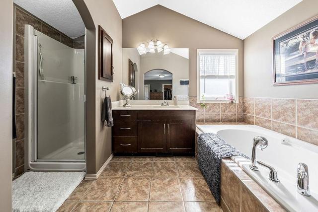 7903 Cougar Ridge Avenue Sw, House detached with 4 bedrooms, 3 bathrooms and 2 parking in Calgary AB | Image 17