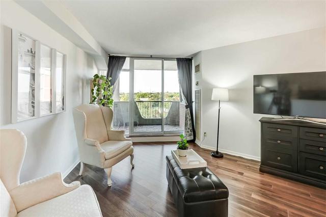1205 - 7811 Yonge St, Condo with 2 bedrooms, 2 bathrooms and 1 parking in Markham ON | Image 6