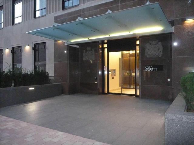 1302 - 88 Scott St, Condo with 0 bedrooms, 1 bathrooms and 0 parking in Toronto ON | Image 2
