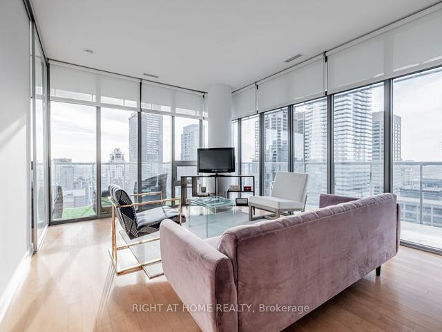 2907 - 33 Charles St E, Condo with 2 bedrooms, 1 bathrooms and 1 parking in Toronto ON | Image 6