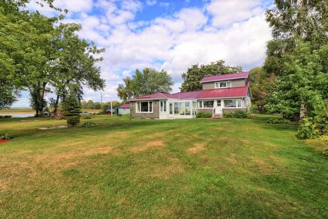 282 Harbard Lane, House detached with 3 bedrooms, 1 bathrooms and 12 parking in Prince Edward County ON | Image 2