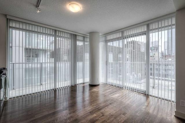 626 - 21 Nelson St, Condo with 1 bedrooms, 1 bathrooms and 0 parking in Toronto ON | Image 21