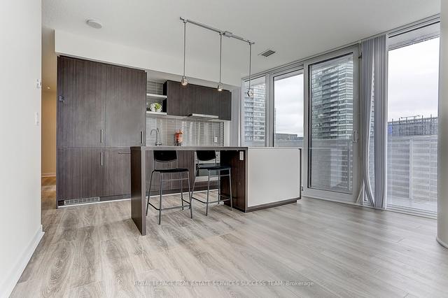 3804 - 88 Harbour St, Condo with 2 bedrooms, 2 bathrooms and 1 parking in Toronto ON | Image 19