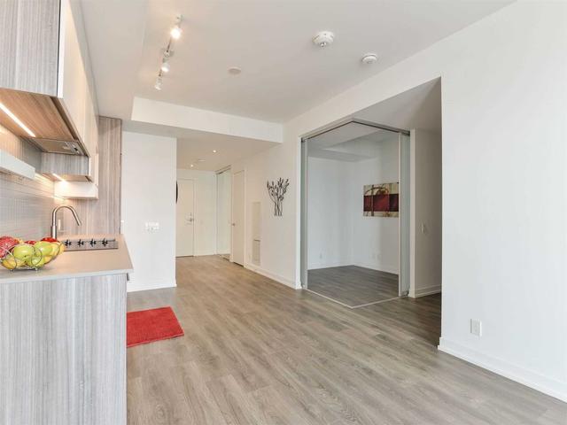 1501 - 5 Buttermill Ave, Condo with 2 bedrooms, 2 bathrooms and 1 parking in Vaughan ON | Image 2