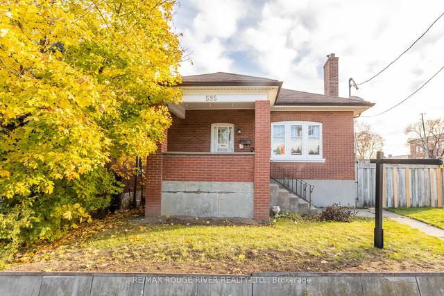 595 Sherbrooke St, House detached with 2 bedrooms, 2 bathrooms and 5 parking in Peterborough ON | Image 1