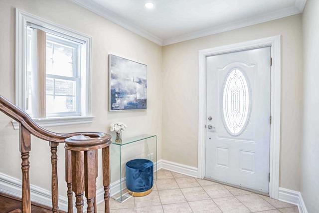 19 Silverthorn Ave, House detached with 3 bedrooms, 2 bathrooms and 1 parking in Toronto ON | Image 12