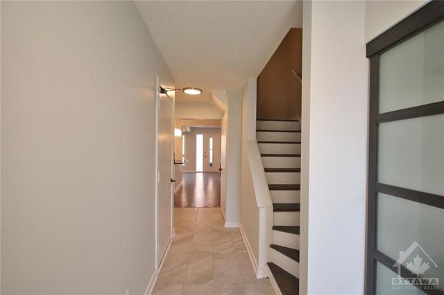 20 Jenny Private, Townhouse with 3 bedrooms, 3 bathrooms and 2 parking in Ottawa ON | Image 3