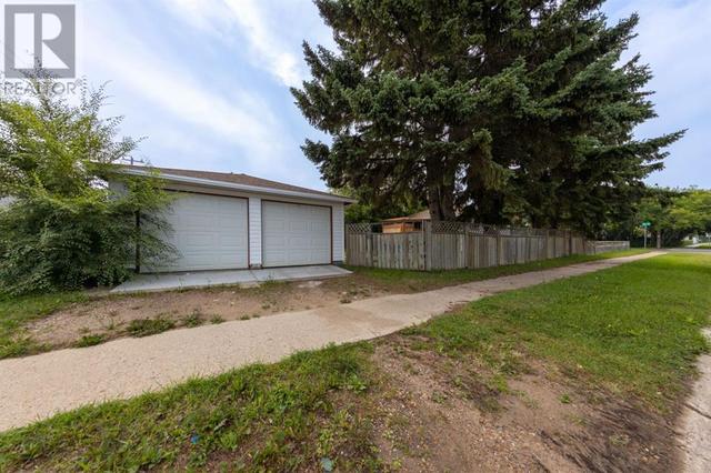 4736 43 Street, House detached with 3 bedrooms, 1 bathrooms and 2 parking in Lloydminster (Part) SK | Image 30