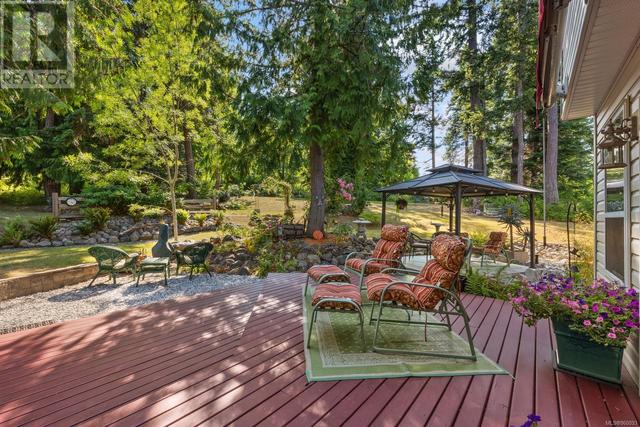 6249 Island Hwy, House detached with 3 bedrooms, 3 bathrooms and 8 parking in Comox Valley A BC | Image 69