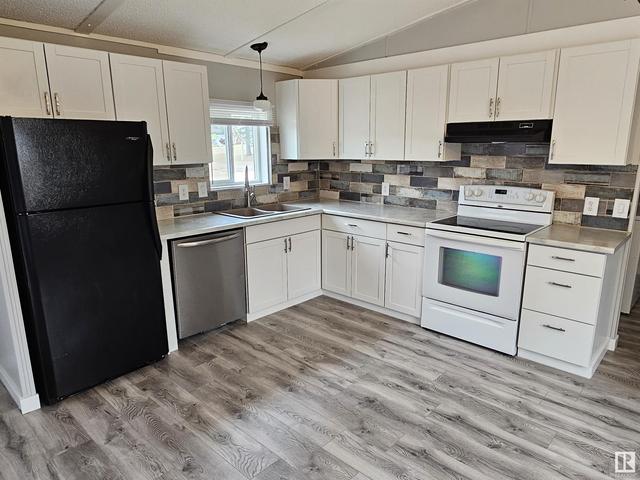 5205 45 St, House detached with 3 bedrooms, 2 bathrooms and null parking in Brazeau County AB | Image 6