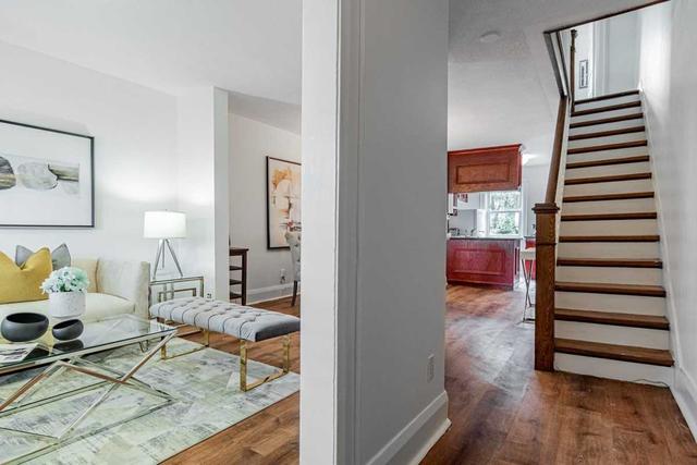 22 Alameda Ave, House semidetached with 3 bedrooms, 2 bathrooms and 0 parking in Toronto ON | Image 12