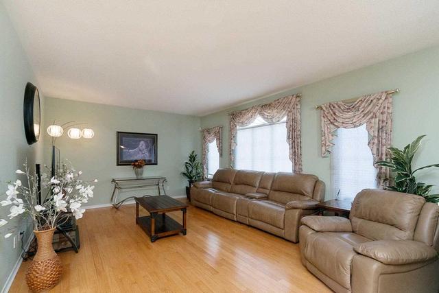 1554 Sandpiper Rd, House detached with 3 bedrooms, 3 bathrooms and 2 parking in Oakville ON | Image 3