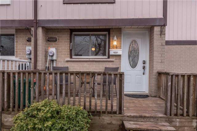 34 Jacobs Sq, House attached with 3 bedrooms, 2 bathrooms and 3 parking in Brampton ON | Image 1