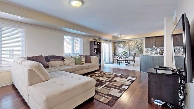 146 Louisbourg Way, Townhouse with 2 bedrooms, 3 bathrooms and 2 parking in Markham ON | Image 3