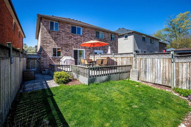 1833 Hobson Dr, House semidetached with 3 bedrooms, 3 bathrooms and 3 parking in Burlington ON | Image 3