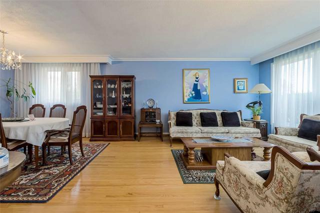 upper - 25 Oldborough Circ, House detached with 3 bedrooms, 2 bathrooms and 2 parking in Toronto ON | Image 12