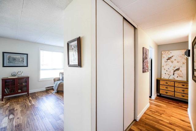 4 - 43 Taunton Rd, Townhouse with 3 bedrooms, 2 bathrooms and 1 parking in Oshawa ON | Image 2