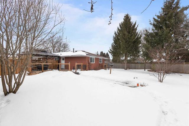 72 Burns Dr, House detached with 3 bedrooms, 2 bathrooms and 6 parking in Guelph ON | Image 13
