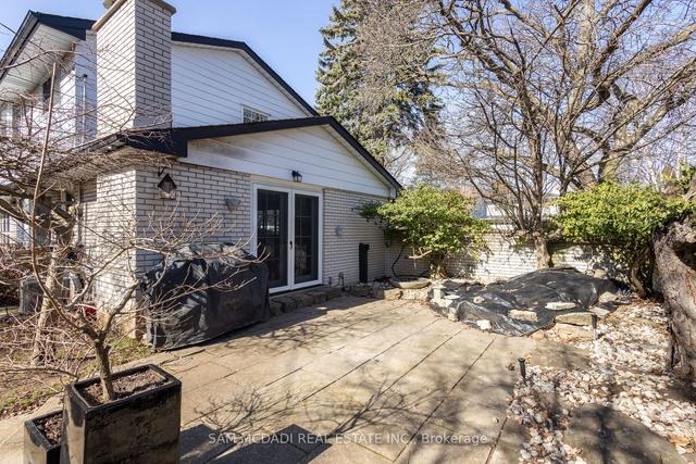 369 Monica Cres, House detached with 4 bedrooms, 4 bathrooms and 6 parking in Burlington ON | Image 29