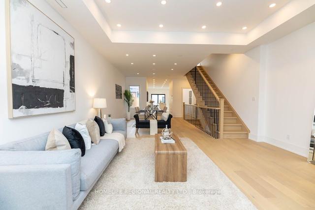 734 Richmond St W, House attached with 3 bedrooms, 5 bathrooms and 1 parking in Toronto ON | Image 23