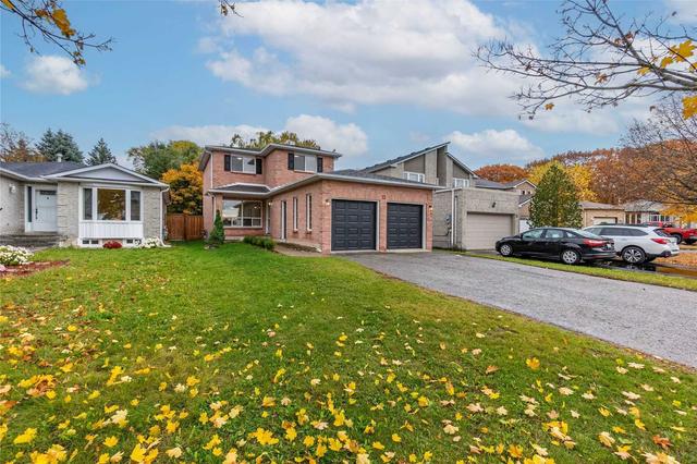 73 Mcveigh Dr, House detached with 3 bedrooms, 3 bathrooms and 6 parking in Barrie ON | Card Image