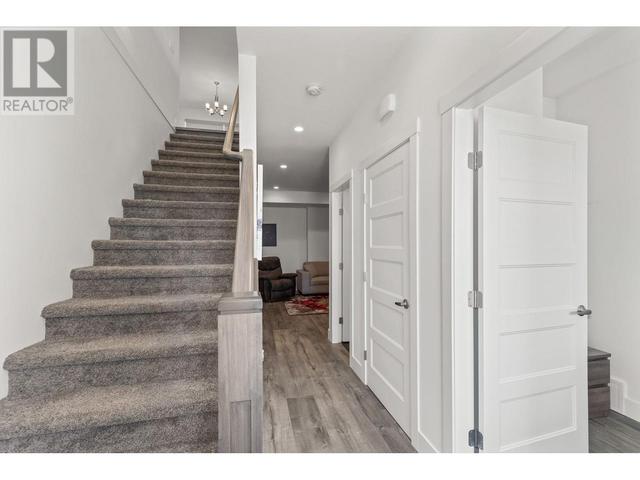 1575 Summer Crescent, House detached with 3 bedrooms, 3 bathrooms and 4 parking in Kelowna BC | Image 29