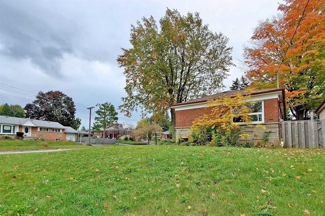 main - 18 Scranton Rd, House detached with 3 bedrooms, 2 bathrooms and 2 parking in Toronto ON | Image 26