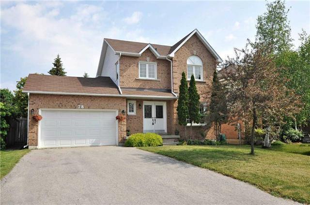 28 Wexford Dr, House detached with 3 bedrooms, 2 bathrooms and 4 parking in Georgina ON | Image 1