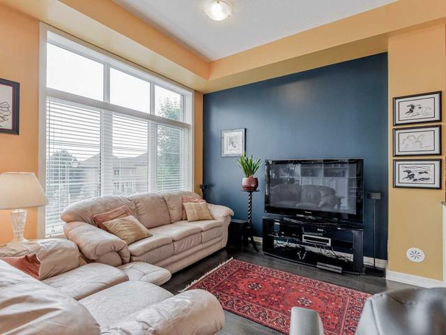 37 Cornerbank Cres, House attached with 2 bedrooms, 3 bathrooms and 2 parking in Whitchurch Stouffville ON | Image 2