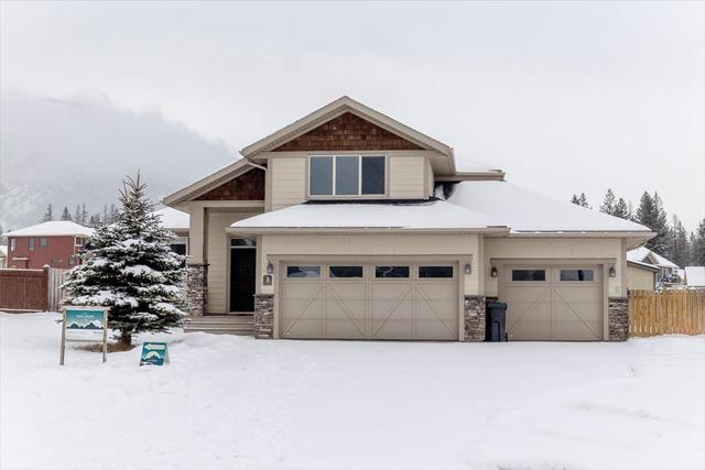 2311 Falcon Court, House detached with 3 bedrooms, 2 bathrooms and 5 parking in Sparwood BC | Image 3