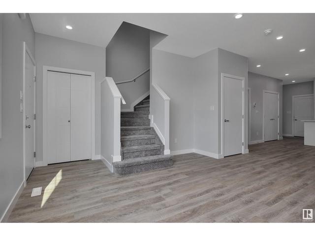 6910 132 Av Nw, House semidetached with 3 bedrooms, 2 bathrooms and null parking in Edmonton AB | Image 7
