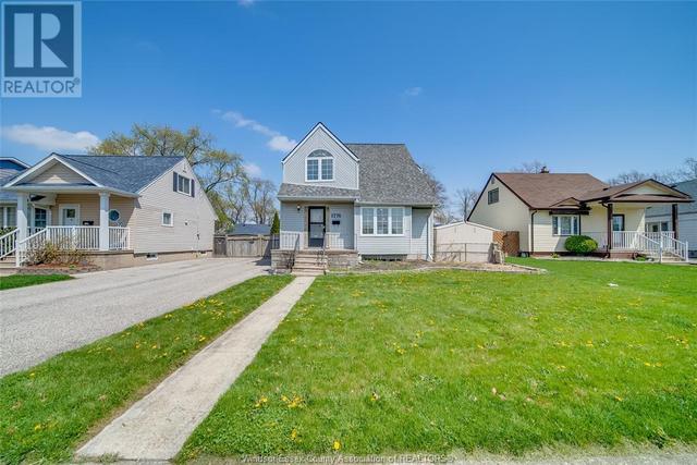 1776 Bernard, House detached with 4 bedrooms, 2 bathrooms and null parking in Windsor ON | Image 1