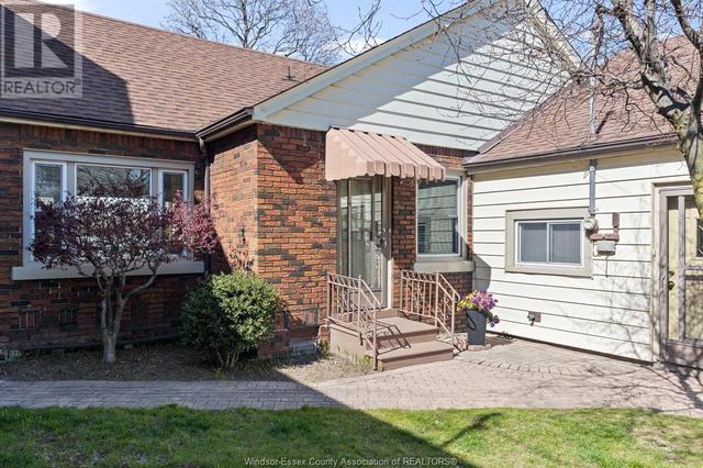 9828 Riverside Drive East, House detached with 3 bedrooms, 2 bathrooms and null parking in Windsor ON | Image 13