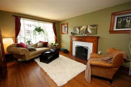 35 Glen Manor Dr, House detached with 3 bedrooms, 2 bathrooms and 1 parking in Toronto ON | Image 2