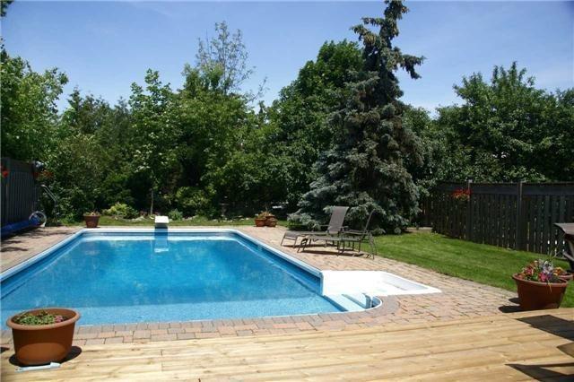 10 Bloomingdale Dr, House detached with 4 bedrooms, 4 bathrooms and 4 parking in Brampton ON | Image 2