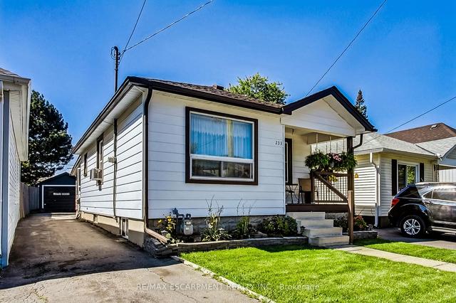 233 Tolton Ave, House detached with 3 bedrooms, 1 bathrooms and 2 parking in Hamilton ON | Image 12