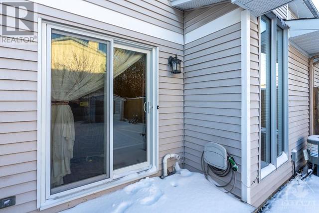 91 Burlington Crescent, Townhouse with 3 bedrooms, 4 bathrooms and 3 parking in Ottawa ON | Image 27